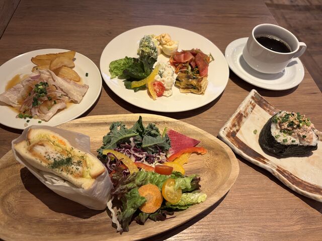 �w���V�[���؂ȃ��C���i�b�v_KOKO HOTEL ���É��h South(���z�e���E�B���O�Z���N�g���É��h)