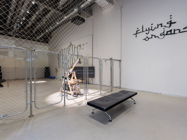 ���c�[�W�u���V����튯�v_�A�[�g�Z���^�[ BUG