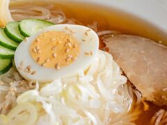 �l����̂Ƃ���� ��؉w�O�X�ւ̓��e�ʐ^1