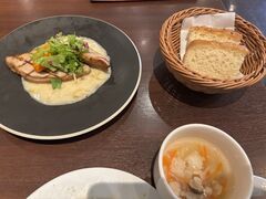 KOKO HOTEL�V�h�l�J ���X�g����BistroW�̎ʐ^1