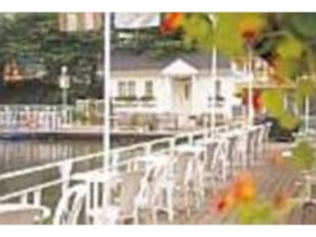 �O�x���̂��ރe���X�ŃC�^���A���𖡂키_�J�i���@�J�t�F