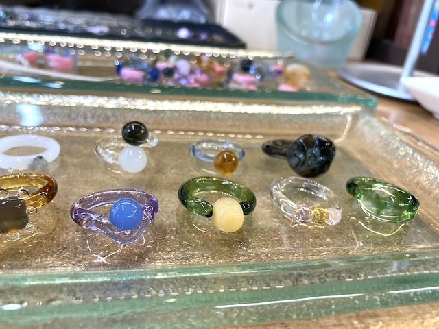 �J���t���ȃ����O���̌��ō��܂��I_�K���X�X�^�W�I�@�u���G