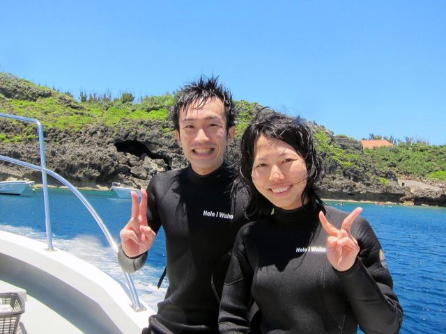 �������^�h�c�����o�b�N�ɋL�O�B�e�I�I_�}�����N���u Gigi