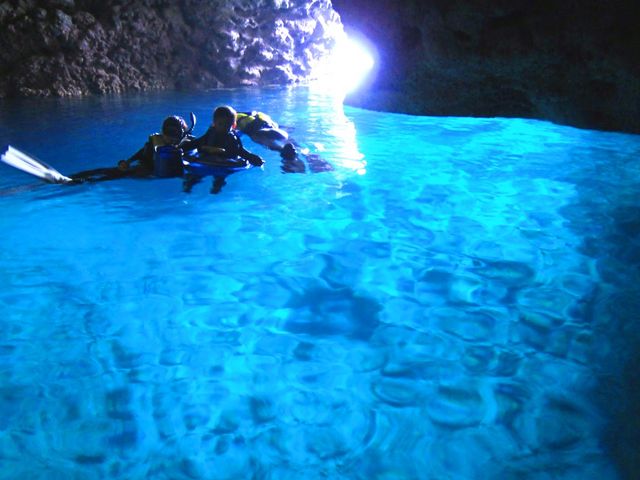 �̓��A�I��Ԃ̎B�e�X�|�b�g��_�}�����N���u Gigi