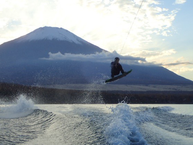 �Ă̒�ԃ}�����X�|�[�c�A�E�F�C�N�{�[�h_�R���΃��b�g�n�[�o�[