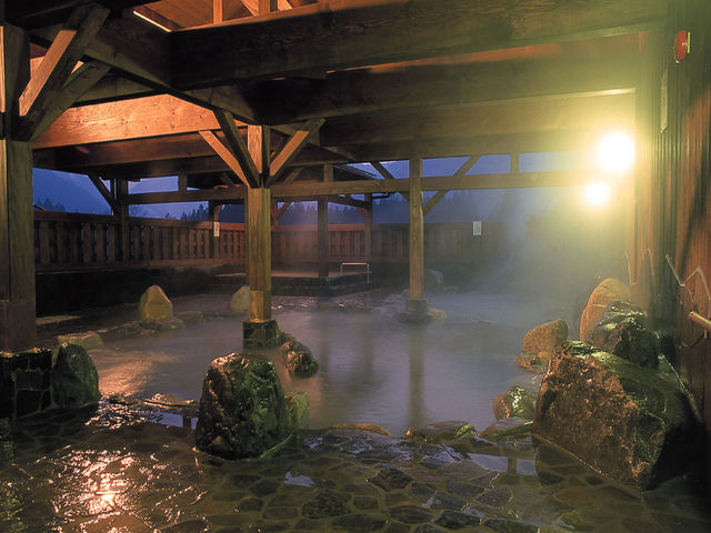 �ԂłT���̋ߗ׉���ł��B����̂������ǂ��Ƃ̕]���ŁA�����ɑ�l�C_�o�[�x�L���[�n�E�X�l�G�̐X