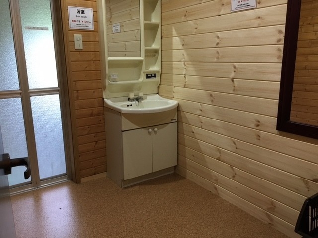 �A�}�S�̂��ݎ����V�тɂ����p����������X�ߎ�(����)������܂��B�V�����[��1��100�~�ŗ��p�B
�������ɂ������p���������B_�o�[�x�L���[�n�E�X�E�s�b�R��