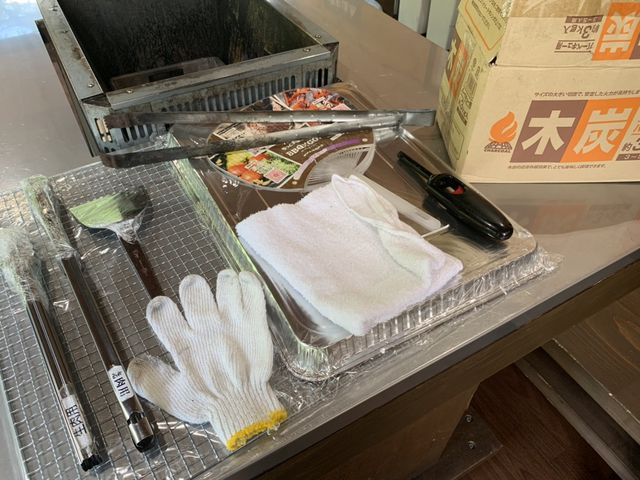 �e�[�u���������p���������Ƃ��Ă���Z�b�g�ł��B�Ă����Ηp�̃A���~�v���[�g������܂��̂ŐH�ނ��������ލۂ����S�ł��B_�o�[�x�L���[�n�E�X�E�s�b�R��