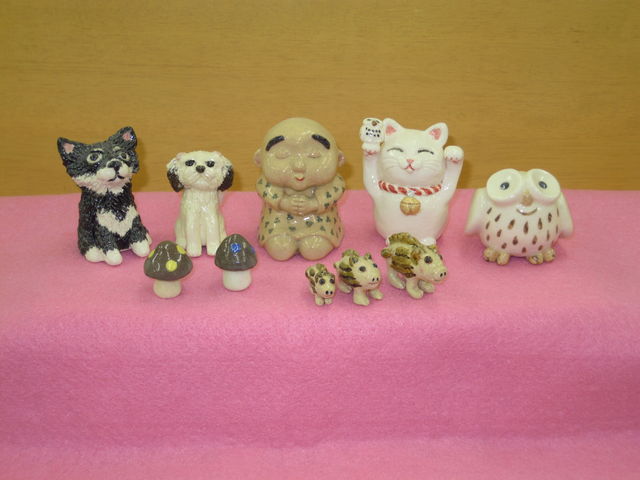 �~�j�`���A�̐l�`���������҂����Ă��܂��B
_���F�����H�[