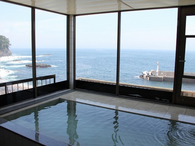 �T�C�N�����O�ƃn�C�L���O�̌�͊C�������鉷��ł�����芾�𗬂��Ē����܂� (�I�v�V����)_�O���[�g�l�C�`���[�c�A�[�Y