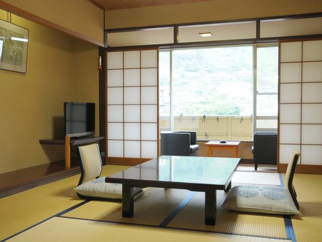 �a��12�����̊ԁA�L���t�f���b�N�X�^�C�v�i�o�X�E�V�����[�t�j_�쉁�� �����U�z�e��