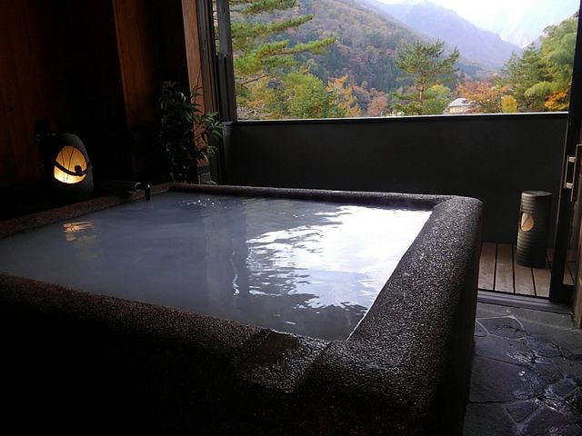 �ݐؘI�V����H�̒��߁B
���ʂ́u�J��x��ʁ@�}�i�C�^�q�v_��ǊΎR