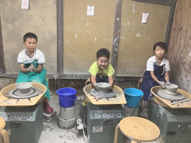 �F��ȂŋL�O�B�e�A�y����ł����������悤�ł�_�I�����[�������|����