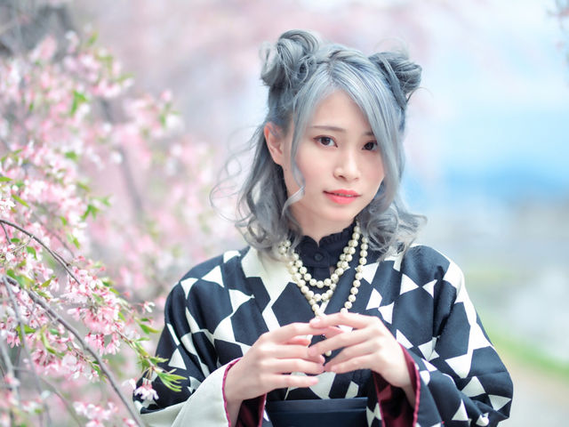 �􉽊w�͗l�̒�����U�����l�C�ł��I_���s���������^�� ���a�� ������דX