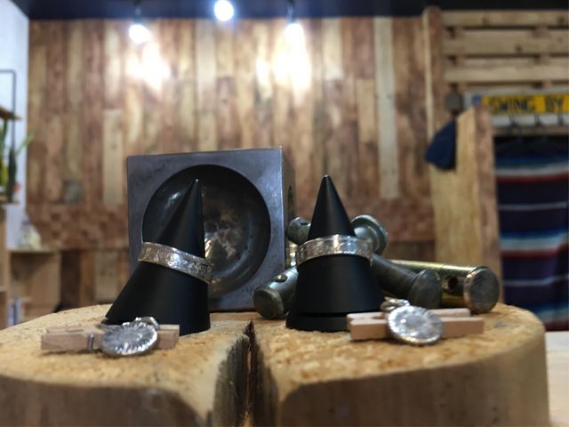 �W���W���[�������ł��B
��낪�ڂ��ăo�G�[�I_SWING BY