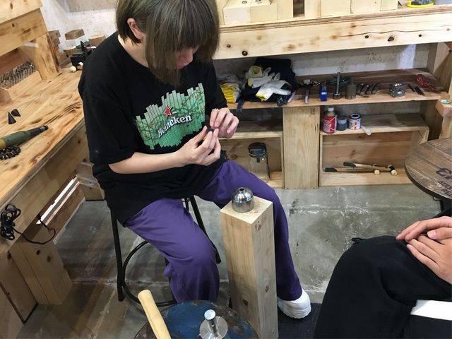 �D�����ގ�����E��ɃT�|�[�g����Ă��܂�����_SWING BY