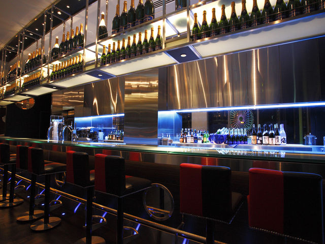 �o�[�J�E���^�[_�j���[�I�[�^�j�C�����l�v���~�A���@���X�g�����@THE�@sea