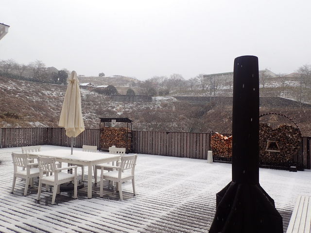 �A�E�g�h�A�d�X�g�[�u�V���b�v �R�̉�