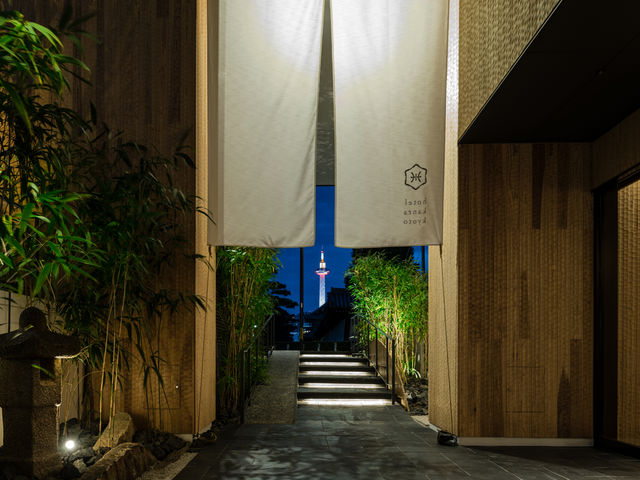 �U�L�b�`���J����_�z�e���J�������s