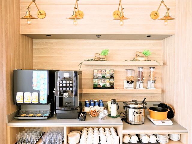 �����`�^�C�����j���[�𒍕����������ƁA�R�[�q�[�E�g���Ȃ�20��ވȏ�̂����ݕ����y���ނ��Ƃ��ł���h�����N�o�[�����܂��I�i���񋟎���14:00�܂Łj_ANA�z���f�C�E�C�����