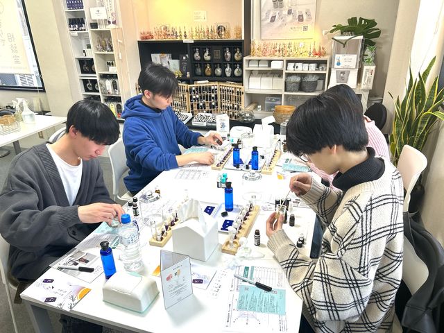 �j�q�����̃O���[�v���劦���ł��B_Eucalyblue aroma.t ����