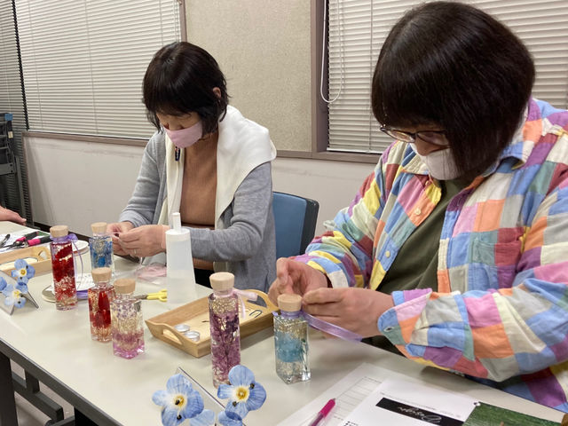 �R�~���j�P�[�V�����t�����[�f�U�C������