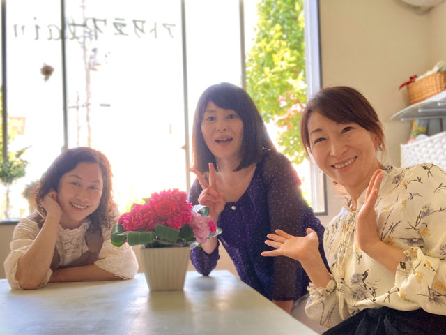 �R�~���j�P�[�V�����t�����[�f�U�C������