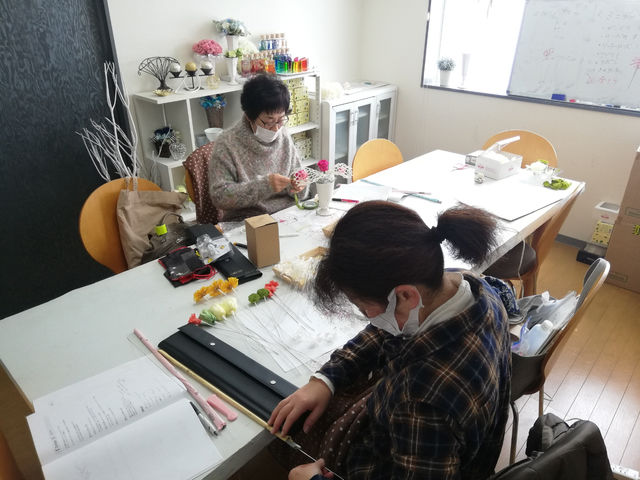 �R�~���j�P�[�V�����t�����[�f�U�C������