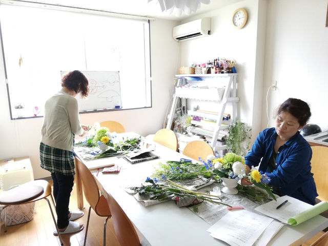 �R�~���j�P�[�V�����t�����[�f�U�C������