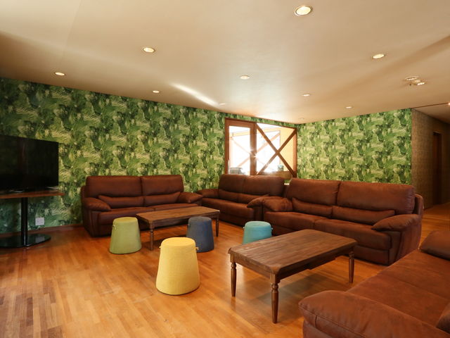 r[ -Lobby-Ƃ_Amis Droles-A~Eh[-[LIBERTY RESORT]