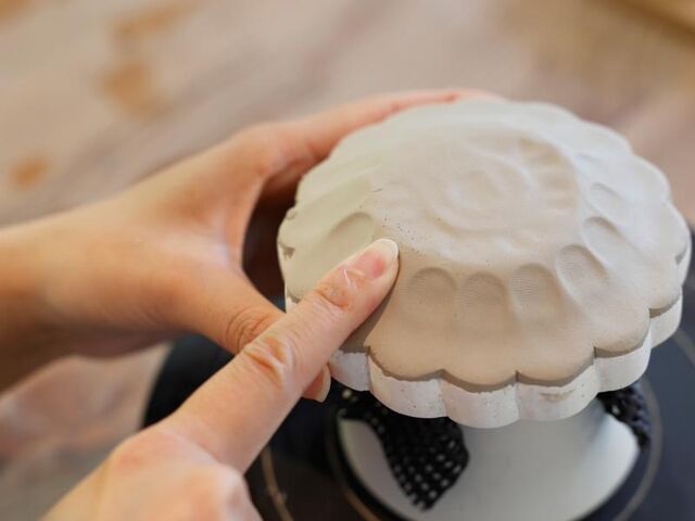 �������M�R