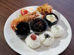 �B��ƃL�b�`�� Oto Lama�̎ʐ^1