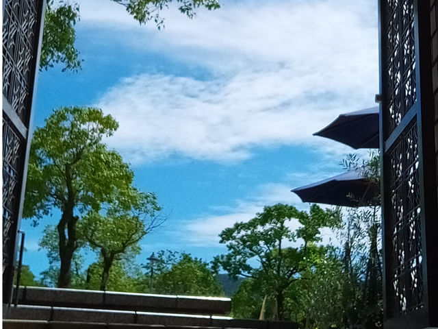 Blue�@Bronze�@Store
���a�F�O���̉��@�󂪐��X����_yonne_04