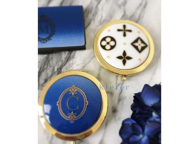 �t���[�R�[�X�ł͐H��ȊO�̕������܂��I�R���p�N�g�~���[�▼�h����􂻂̑��A�e�B�b�V���{�b�N�X�A���v�A��A�A�N�Z�T���[�Ȃǂ��l�C��_����|�[�Z���[�c�T����Kiefer