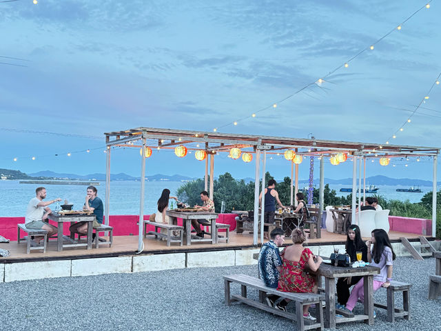 �S�Ă̂��ȃI�[�V�����t�����g�B
���ېF�L���Ȃ��X�ł�_�R�[�����r�[�`�v���X