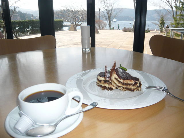 ���E�e���b�c�@���m��