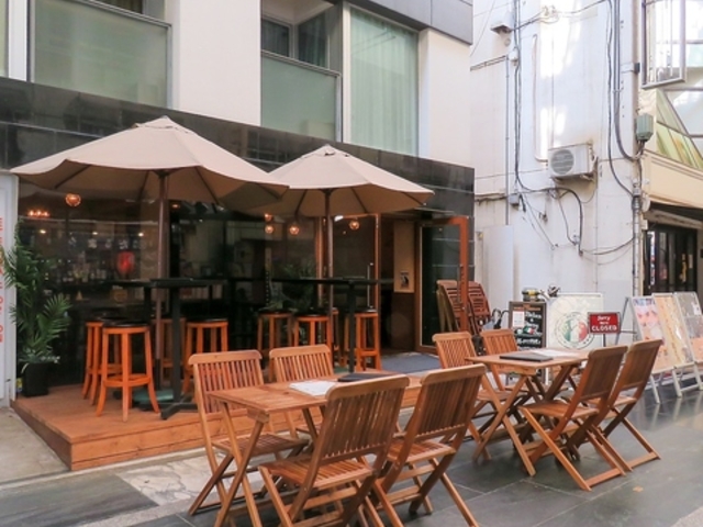 THE PUBLIC terrace U pubNeX Fs{X̎ʐ^1