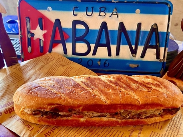 CUBAN SANDWICH & DELI AHINAMA X̎ʐ^1