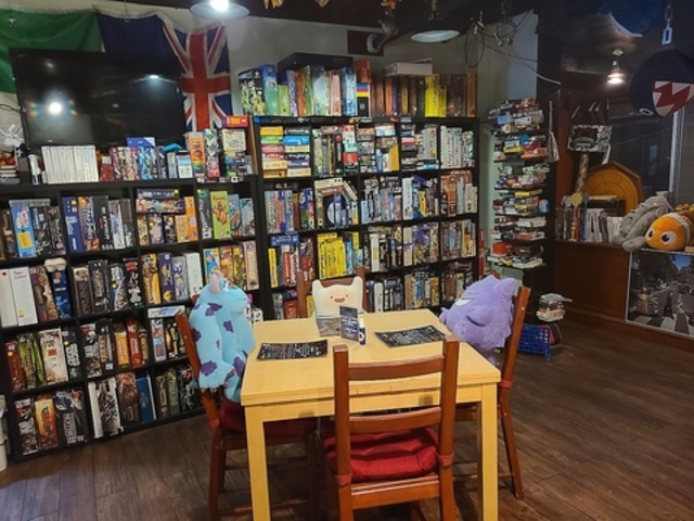 The Hearth Osaka Board Game Cafe and Bar �U�n�[�X�I�I�T�J�{�[�h�Q�[���J�t�F�A���h�o�[�̎ʐ^1