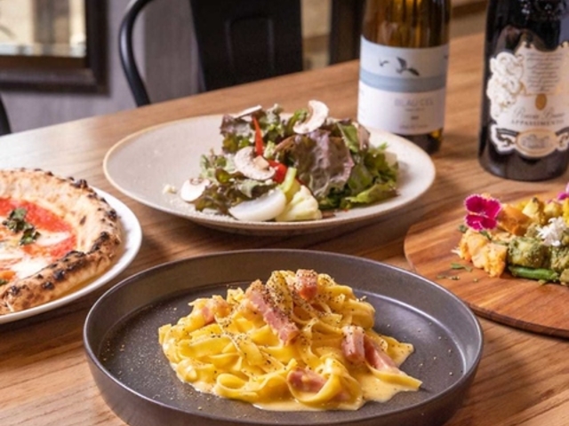 DEARS ITALIAN AND BAR fBA[YC^AAho[̎ʐ^1