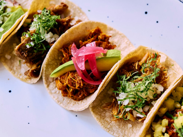 Modern Mexican CABOS �J�{�X�c���X�̎ʐ^1