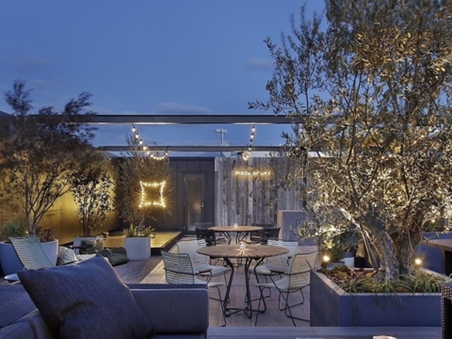 PIECE HOSTELPIECE OF SKY s[XzXe s[XIuXJC̎ʐ^1