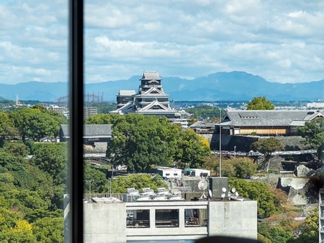 THE MOMENT U [g̎ʐ^1