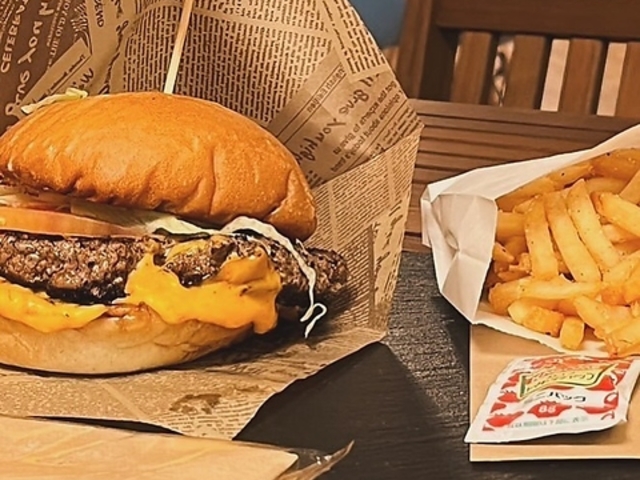 River Front o[tg Cafe & Bar̎ʐ^1