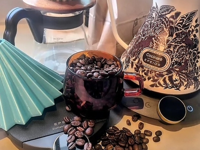 COFFEE N DINING SPACE CLOCHETTE NVFbg̎ʐ^1