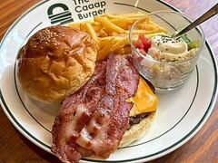 The Caaap Burger ザ キャップ バーガーの写真1