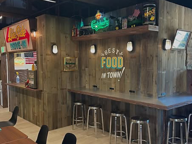 LAKE SIDE Drivein ���C�N�T�C�h�h���C�u�C���̎ʐ^1