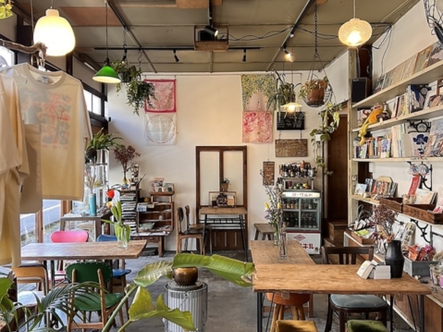 CORNER�@alternative pop-up space�̎ʐ^1