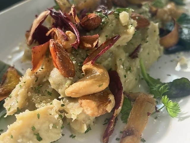 �n��Dining����Casual Bar�����̎ʐ^1