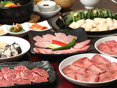 焼肉もつ鍋 GEN ゲンの写真1